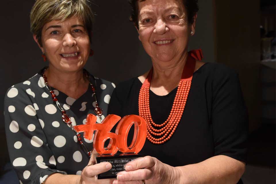 Entrega de premios B60+ Bilbao, Mª Luisa Mendizabal y Merche Arribas