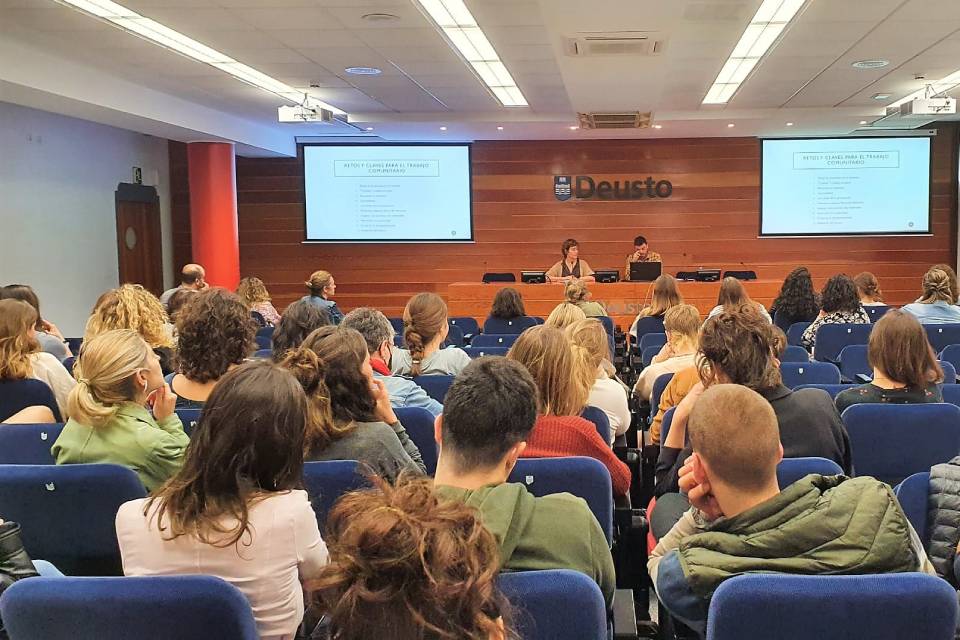 Ponencia de cierre de curso de Trabajo Social en la Universidad de Deusto